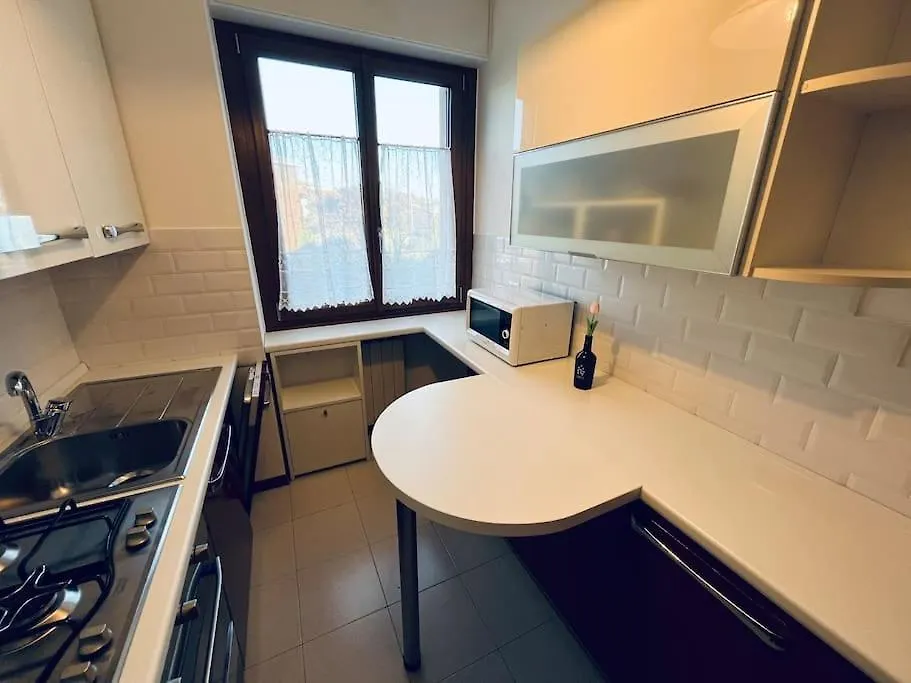 Bilocale Alle Porte Di Milano - Magnolia Apartment Sedriano 0*,  Italia